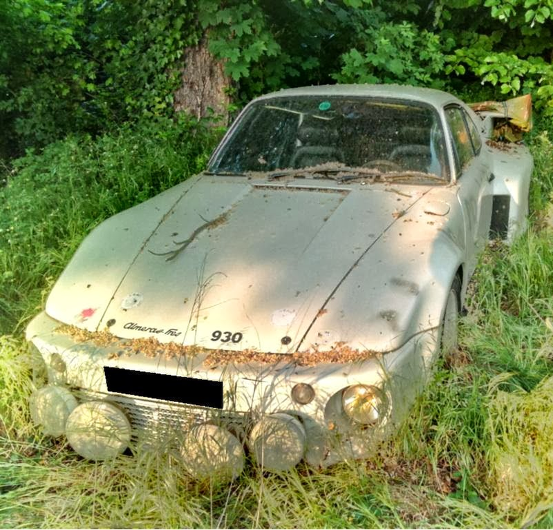 Illustration for article titled Prepare your feelings: Abandonned cars...